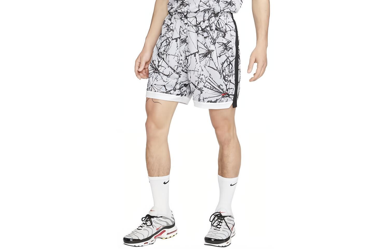 

Футбольные шорты мужские белые Nike, белый