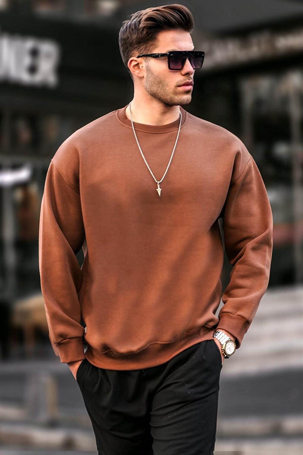 

Коричневый базовый мужской свитшот Oversize с круглым вырезом 6048 MADMEXT