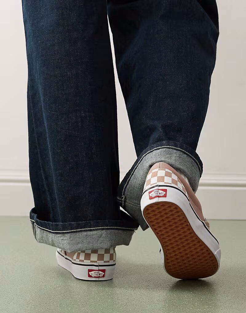 Кроссовки Vans Classic Slip-On Color Theory с шахматной доской в серо-коричневом цвете — фото 3