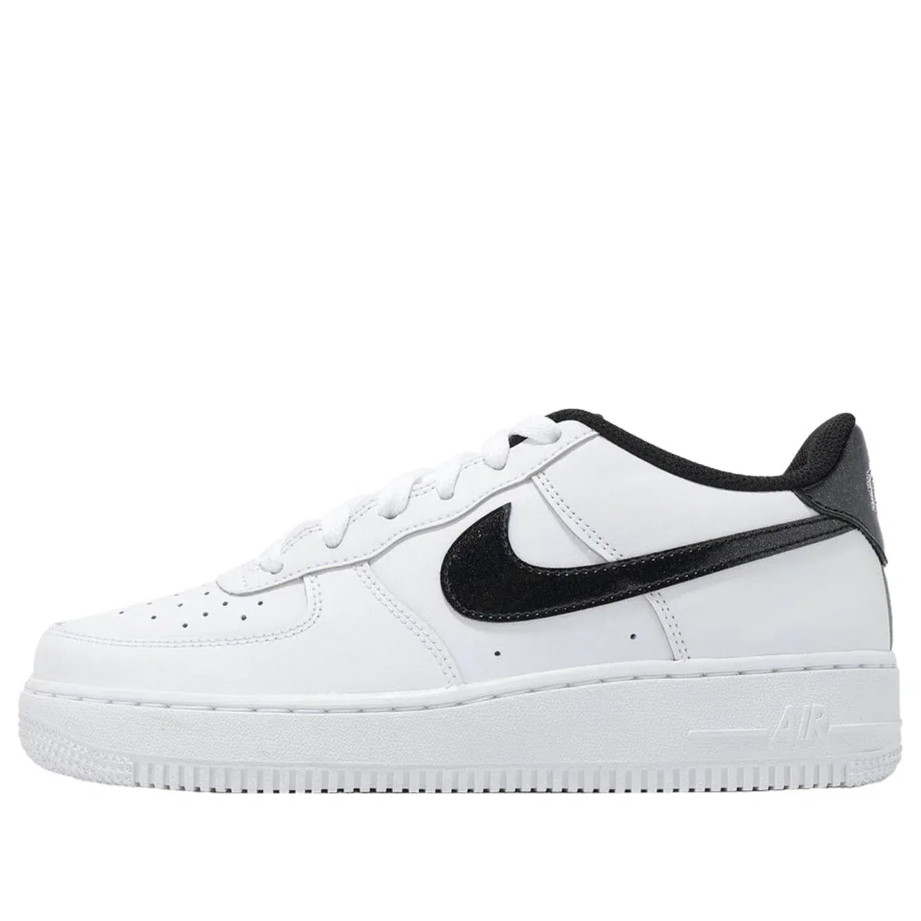 Кроссовки Nike Air Force 1 LV8 'White Black' IM4402-100, белый