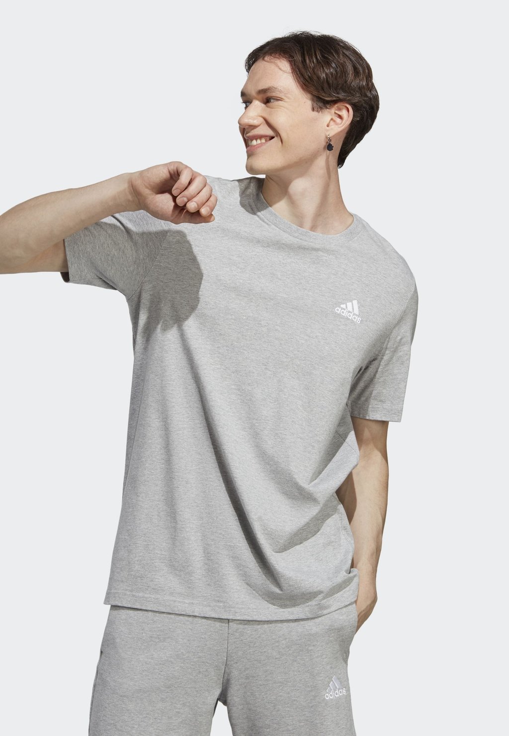 

Футболка Adidas M SL SJ T, цвет Medium Grey Heather, Серый, Футболка Adidas M SL SJ T, цвет Medium Grey Heather