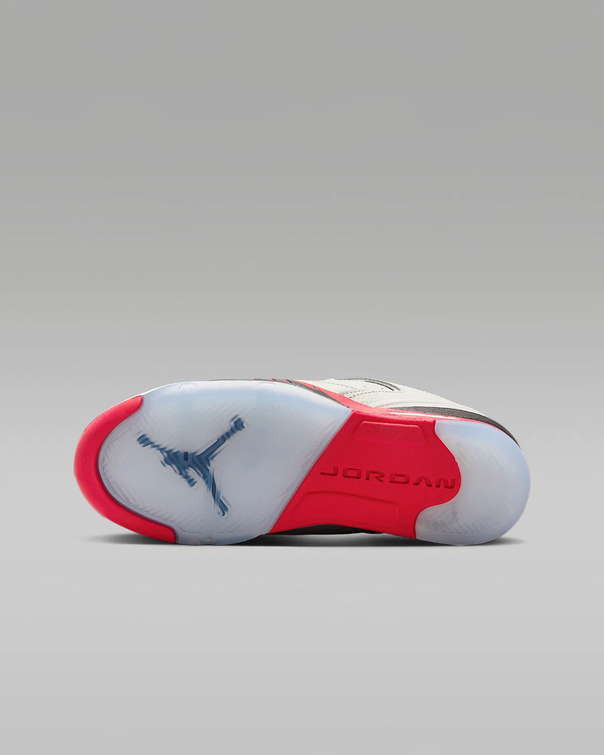 Кроссовки Big Kids' Shoes Air Jordan Sixty Plus Low, Sail/Black/Reflect Silver/Fire Red — фото 2