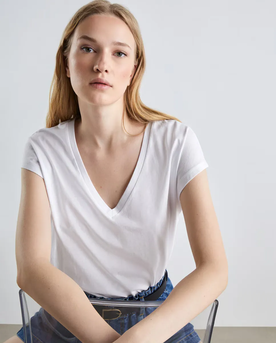 

Женская футболка с короткими рукавами и V-образным вырезом Easy Wear, белый