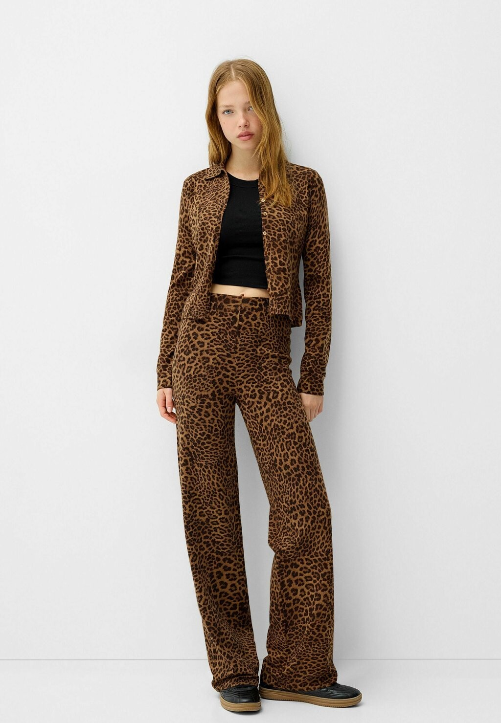 

Брюки ANIMAL PRINT Bershka, темно-коричневый