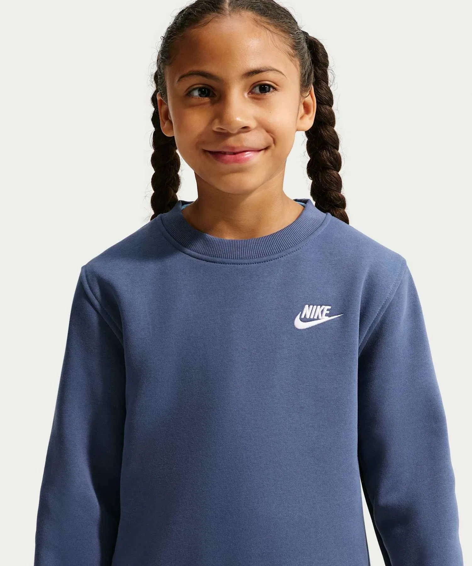 Детская флисовая толстовка Nike Sportswear Club / Детская флисовая толстовка Nike Sportswear Club FD3006-461, цвет «Мистический синий» — фото 2