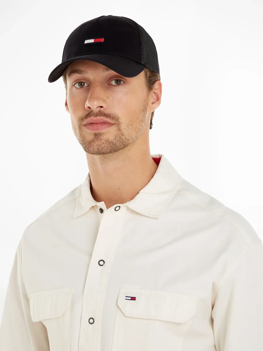 

Кепка Tommy Jeans "TJM ELONGATED FLAG TRUCKER CAP" с вышитым логотипом, черный