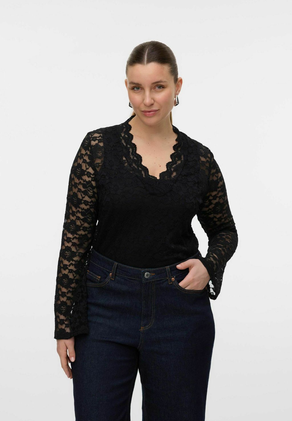 

Блуза Vero Moda Curve, черный