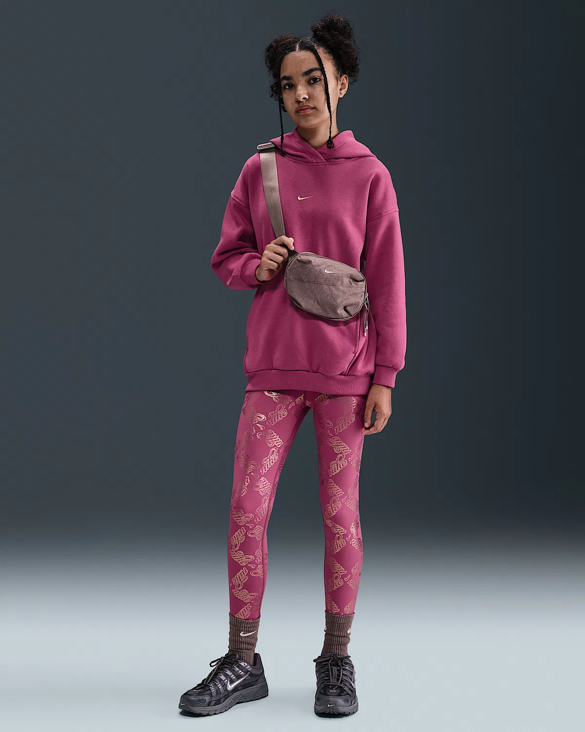Детская (для девочек) оверсайз худи Nike Sportswear Club Fleece, Sweet Beet/Mead Gold/Metallic Gold — фото 4