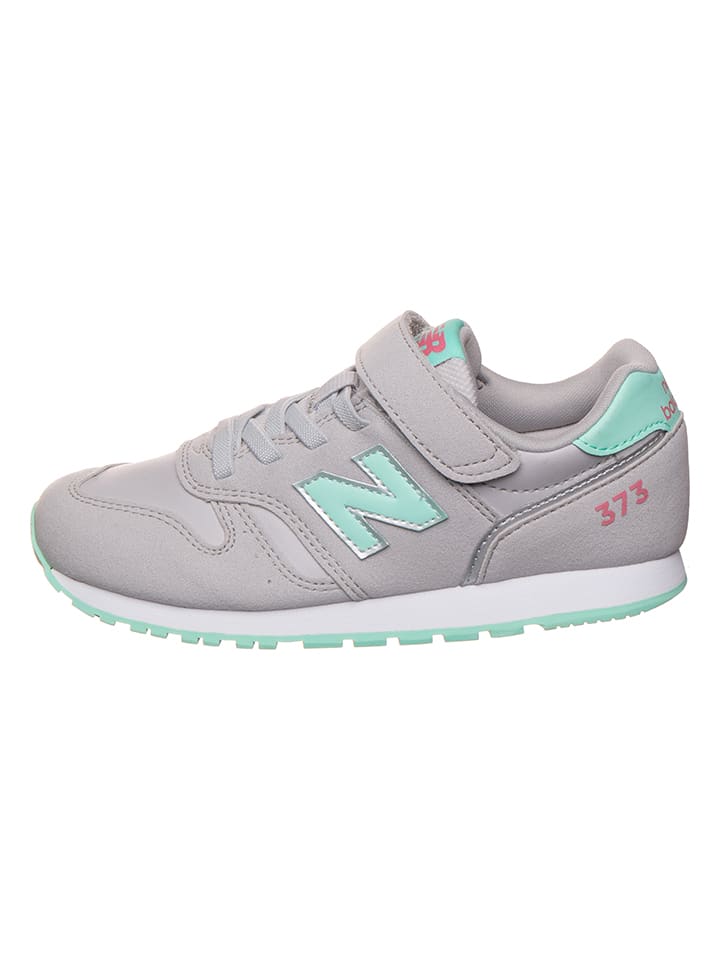 

Кроссовки на шнуровке New Balance, серый