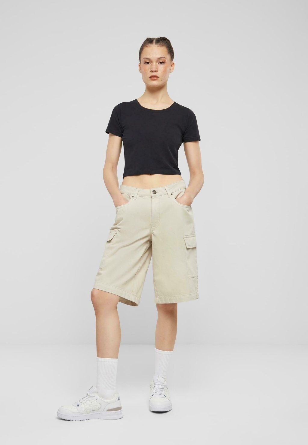 

Джинсовые шорты BERMUDA Urban Classics, бежевый
