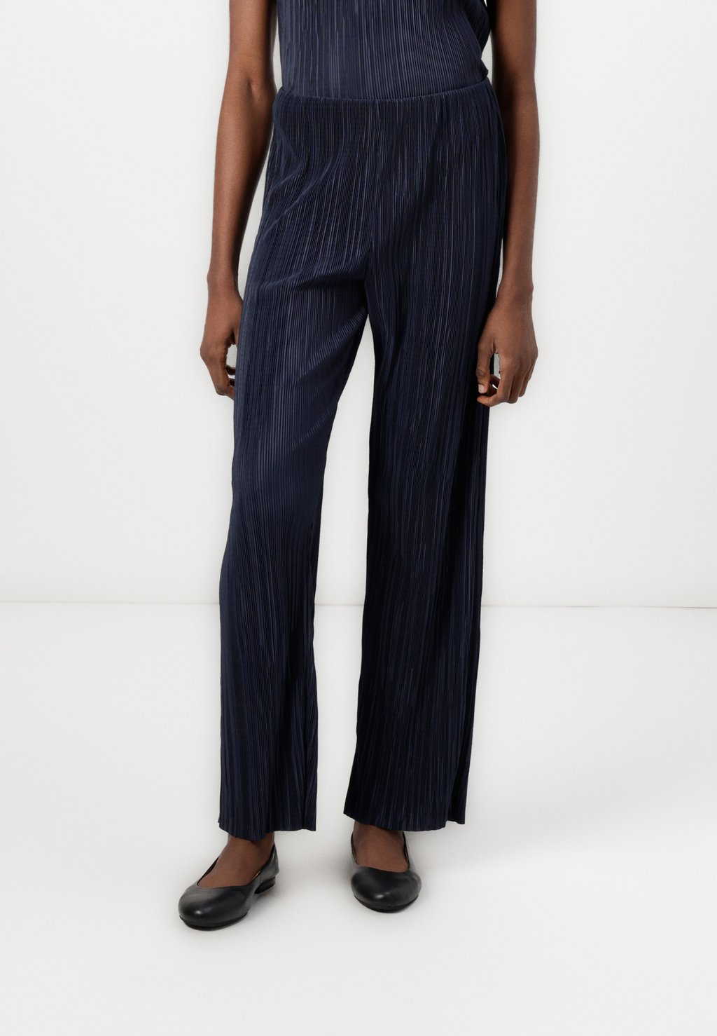 

Брюки PLISSE PULL ON PANT Calvin Klein, синий