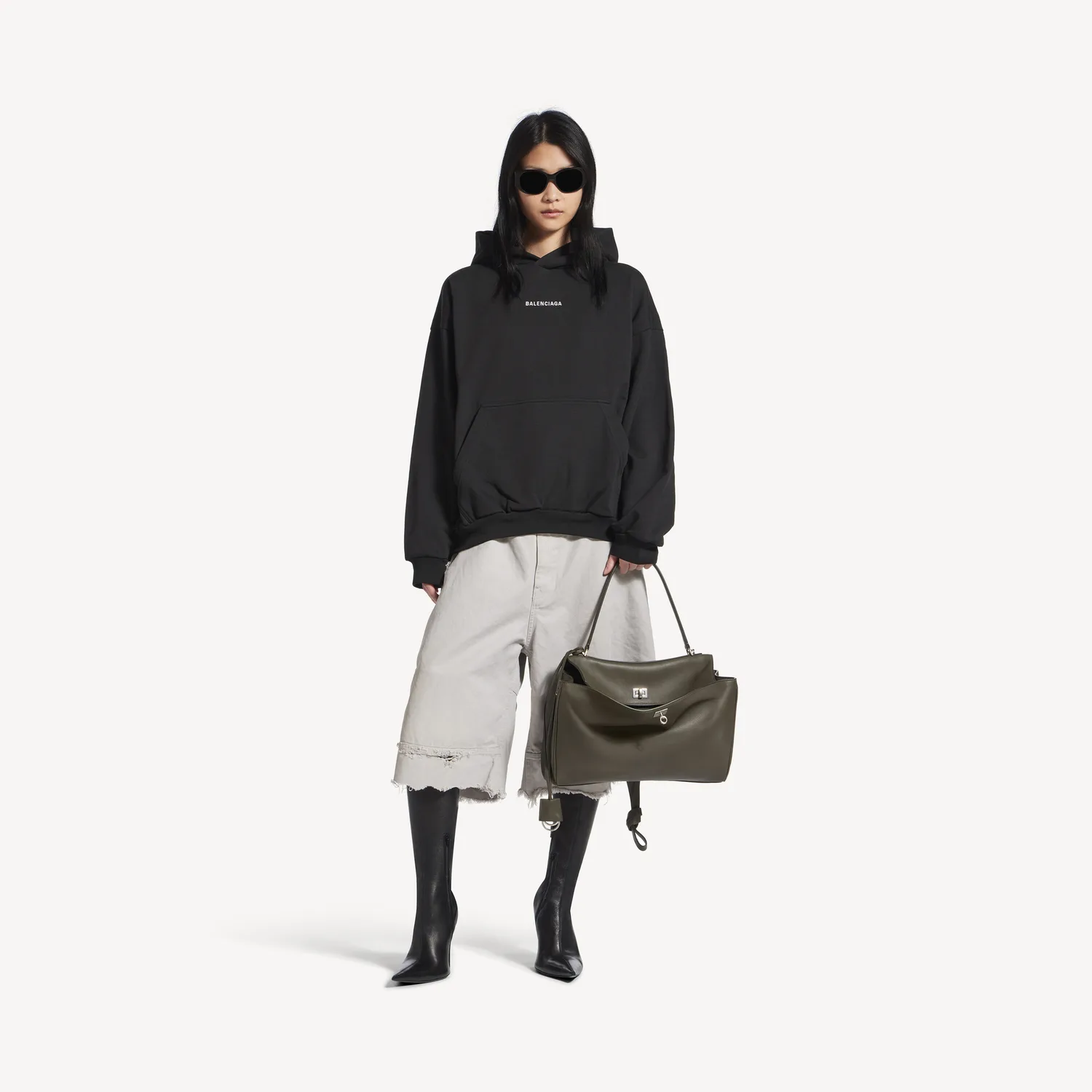 Новая черная худи Balenciaga c надписью на спине, средний крой — фото 2