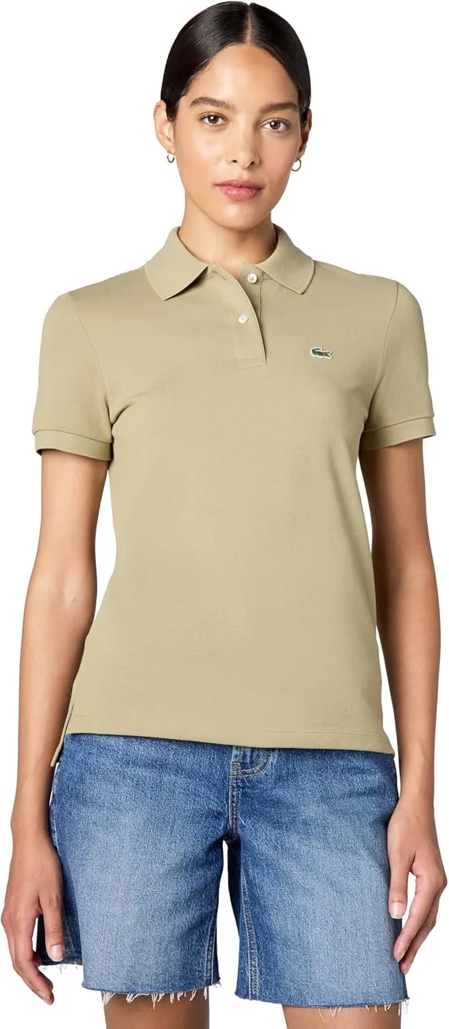 

Lacoste женская классическая короткая рукав Petit Piqué Polo