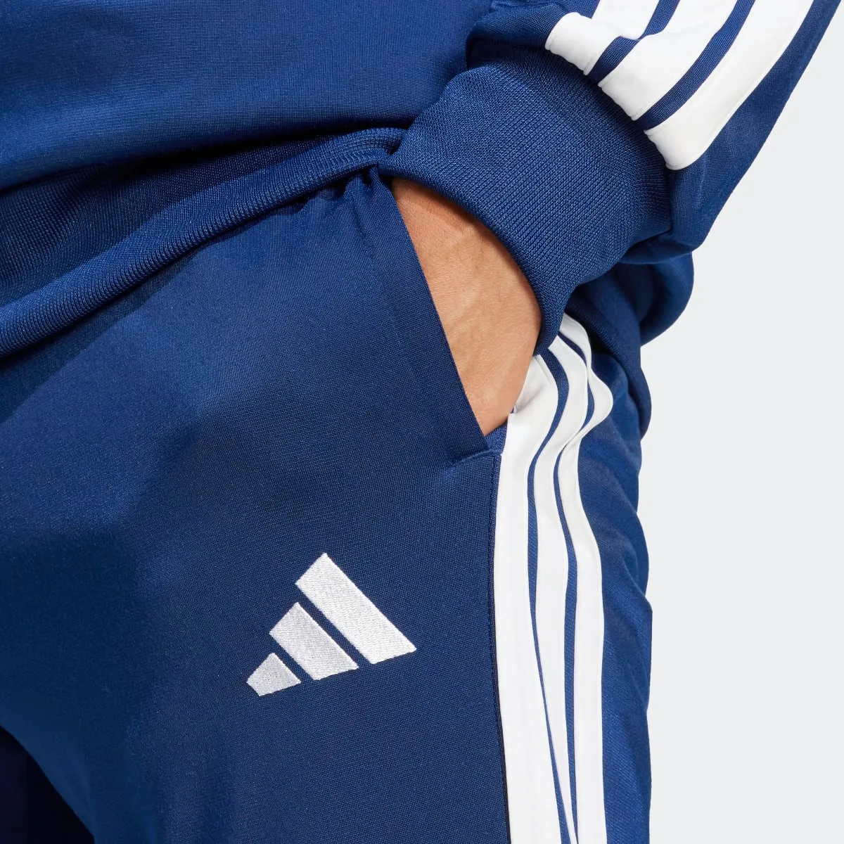 Мужской спортивный костюм Sportswear Tricot Tiro-Inspired adidas, темно-синий — фото 4