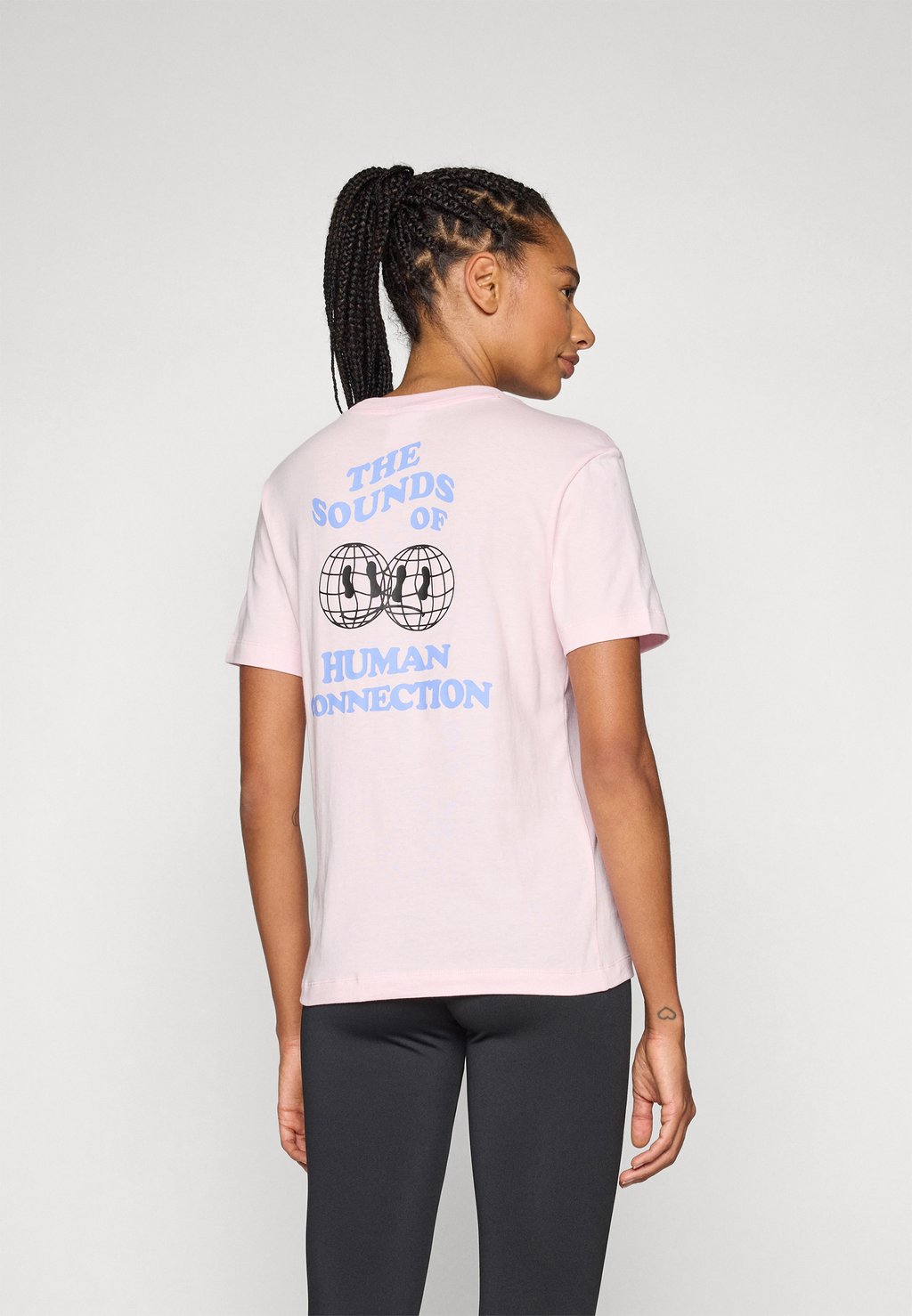 

Футболка с принтом GRAPHIC TEE Champion, светло-розовый