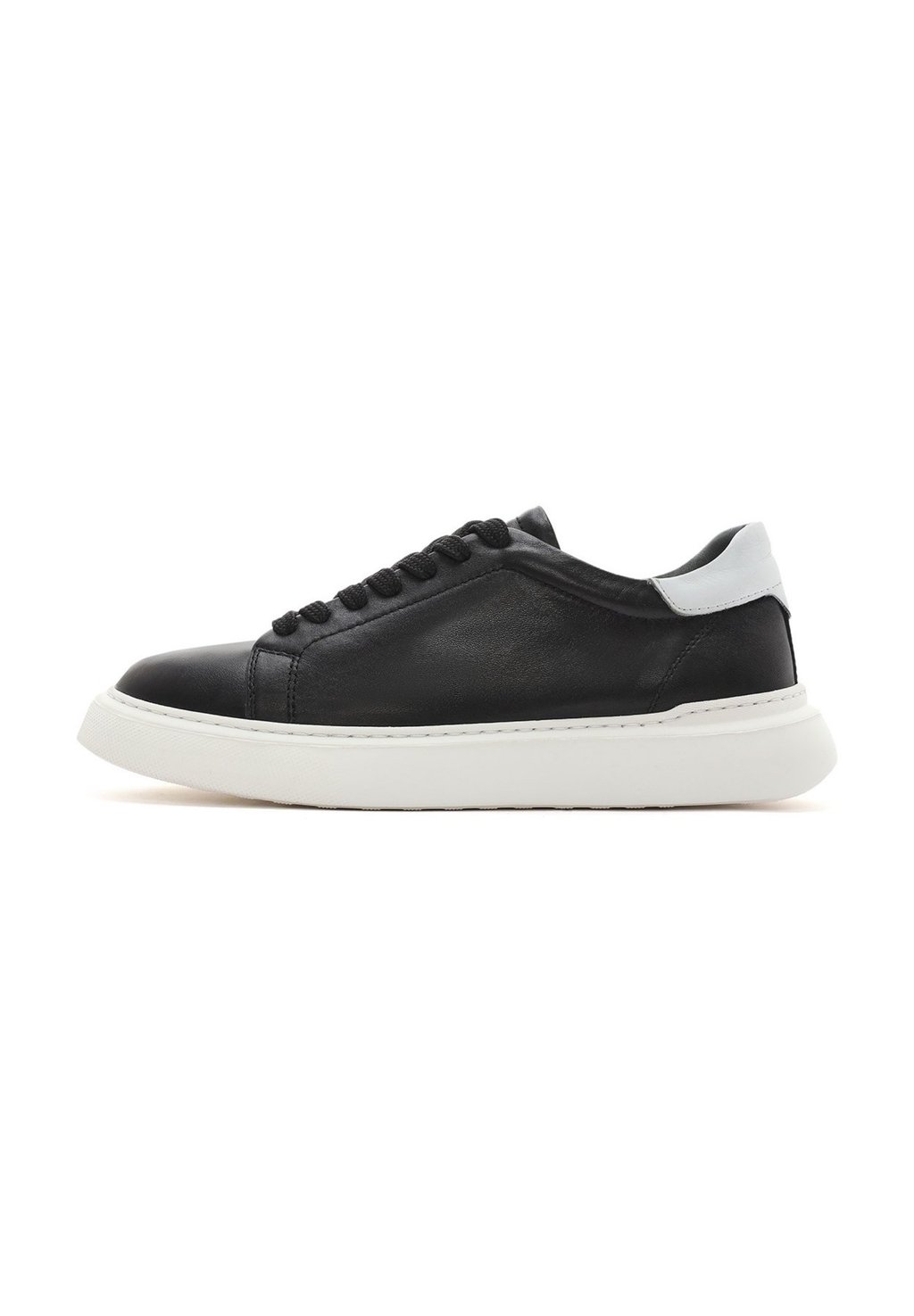 

Кроссовки SNEAKERS Derimod, черный