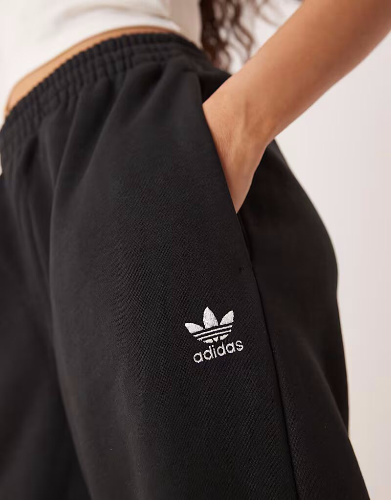 Широкие флисовые брюки Adidas Originals Essentials черного цвета — фото 4