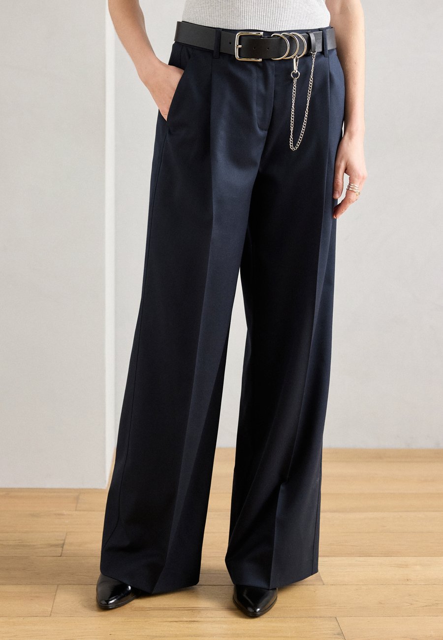 

Брюки Marc O'Polo PANTS TAILORED STYLE WIDE LEG SINGLE PLEAT WELT POCKET, Deep Night Blue/Dark Blue