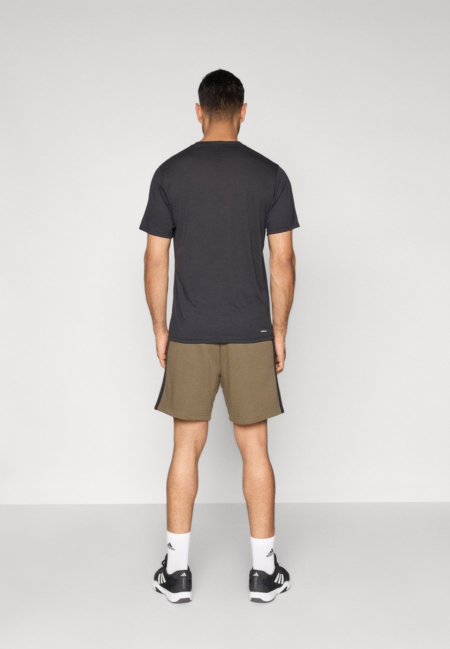 Спортивные шорты Adidas Sportswear Sports shorts, Olive Strata/Black/Olive — фото 3