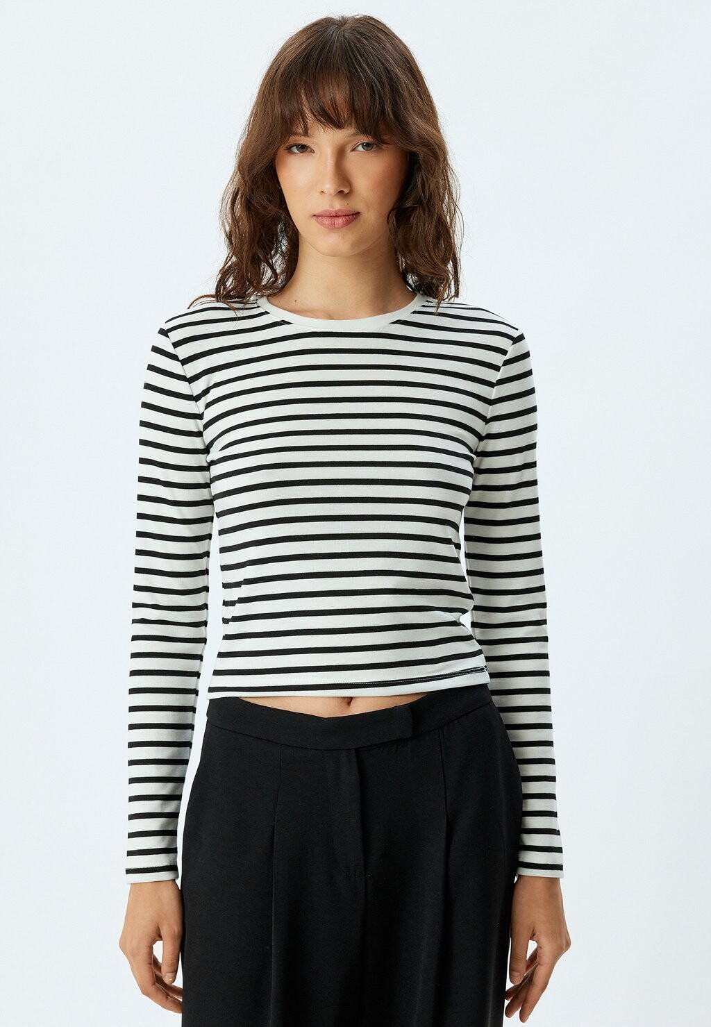 

Топ с длинными рукавами LONG SLEEVE Koton, черный