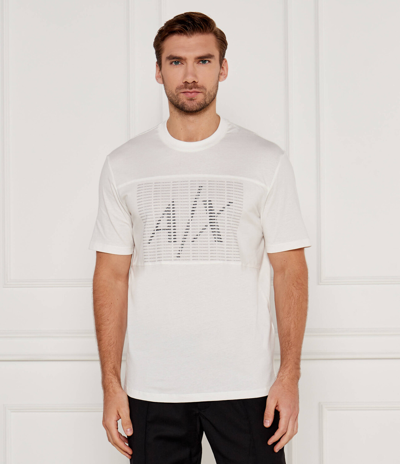 

Футболка Armani Exchange Regular Fit, белый