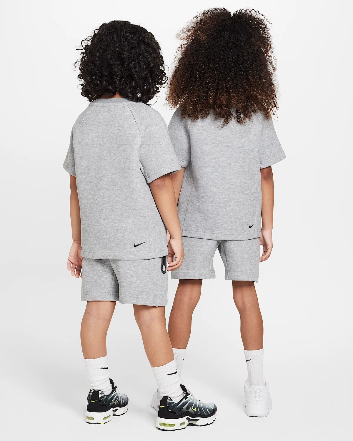 Детский набор из 2 предметов Nike Little Kids' Crew Set, Grey — фото 2