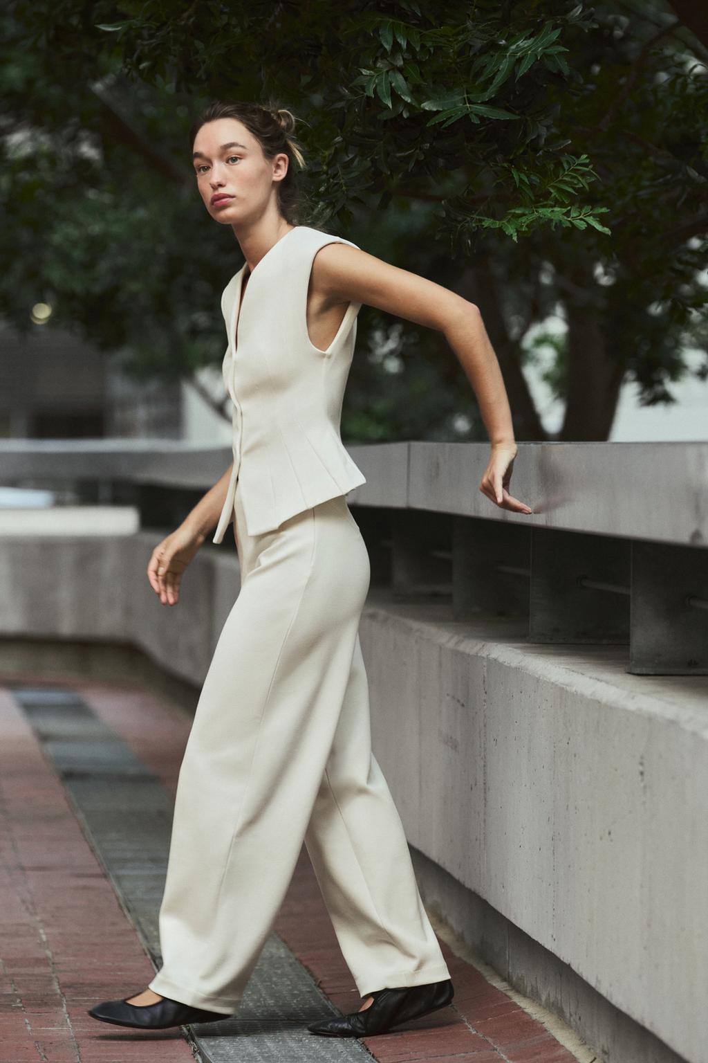 

Топ без рукавов с замком ZARA, экрю