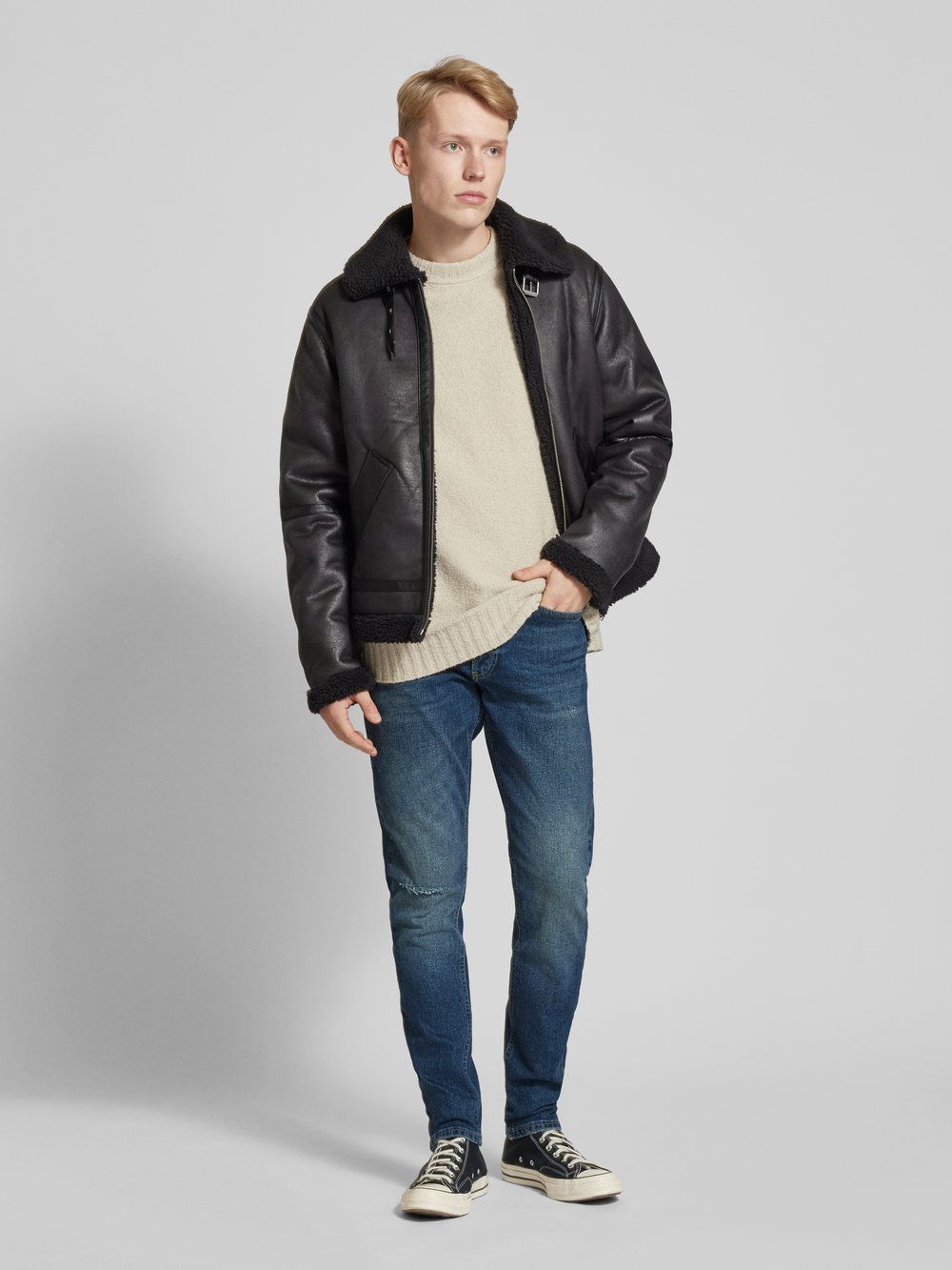 

Узкие зауженные джинсы с пятью карманами Calvin Klein Jeans