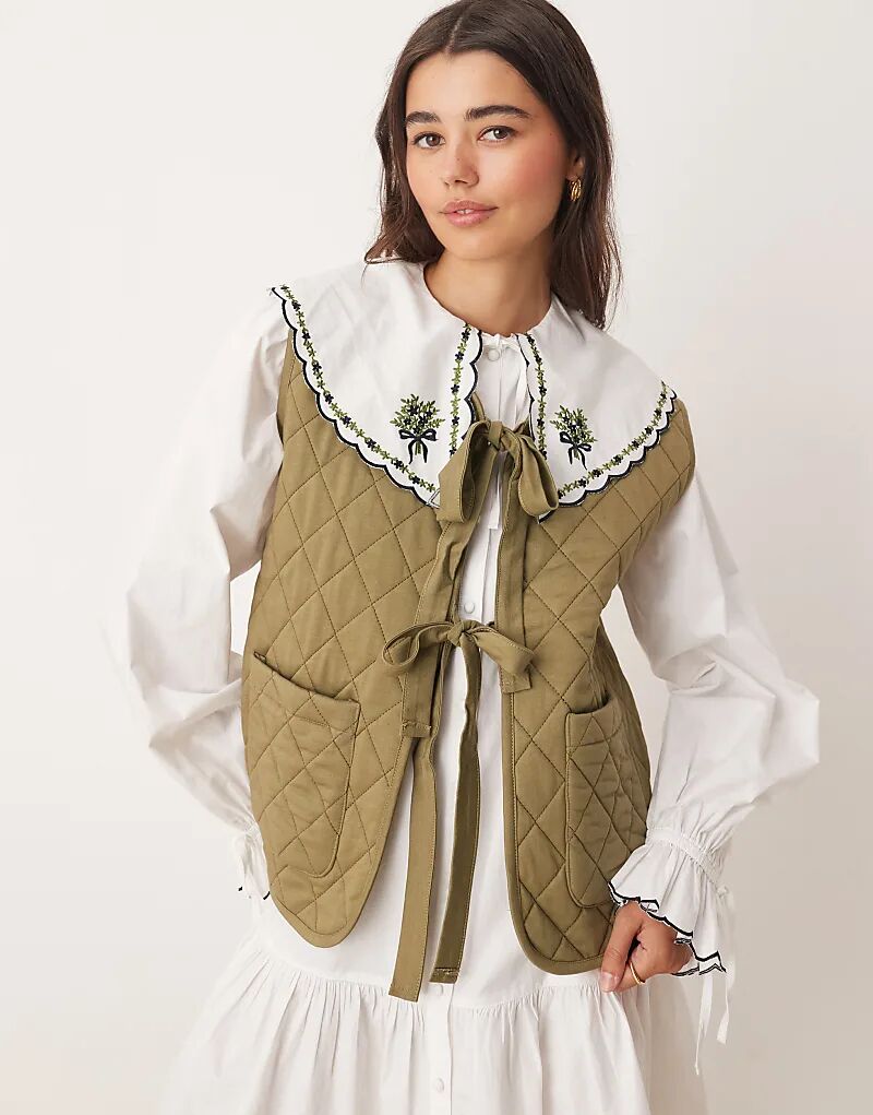 

Стеганый жилет Miss Selfridge с завязками оливкового цвета