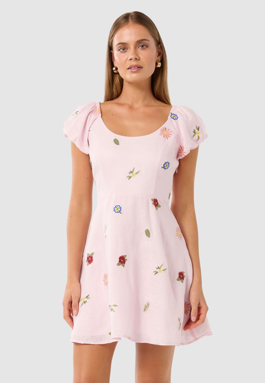 

Повседневное платье CLARA EMBROIDERED Forever New, розовый