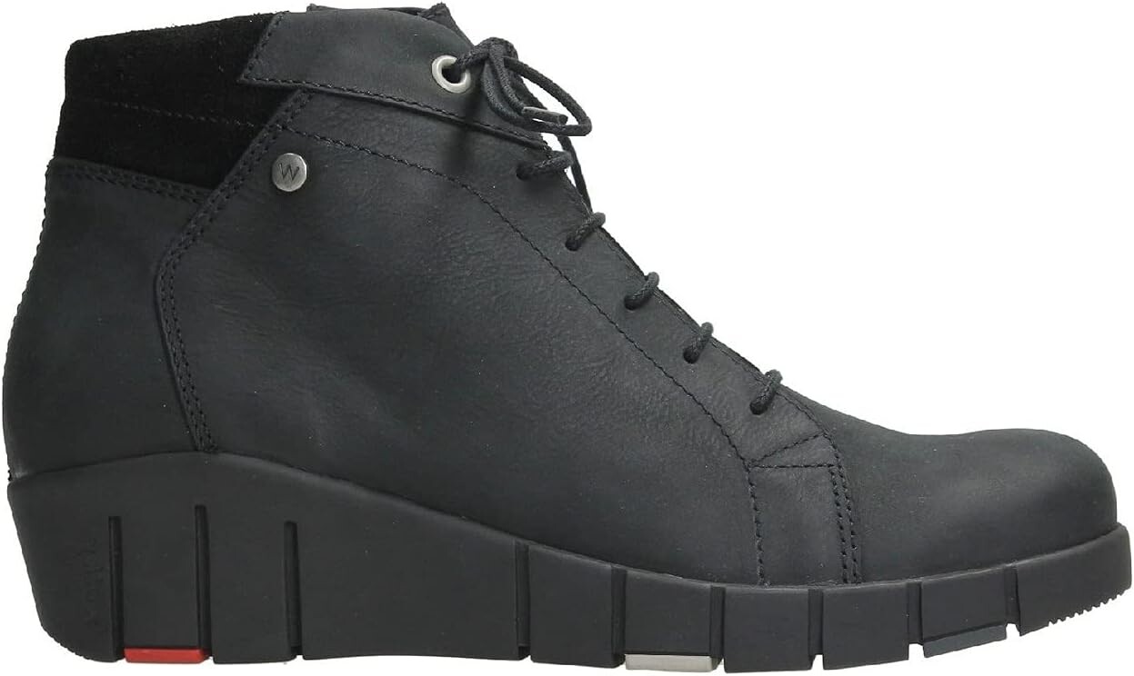 

Ботинки Wolky Chicago Water Resistant, цвет Black Quebec Nubuck