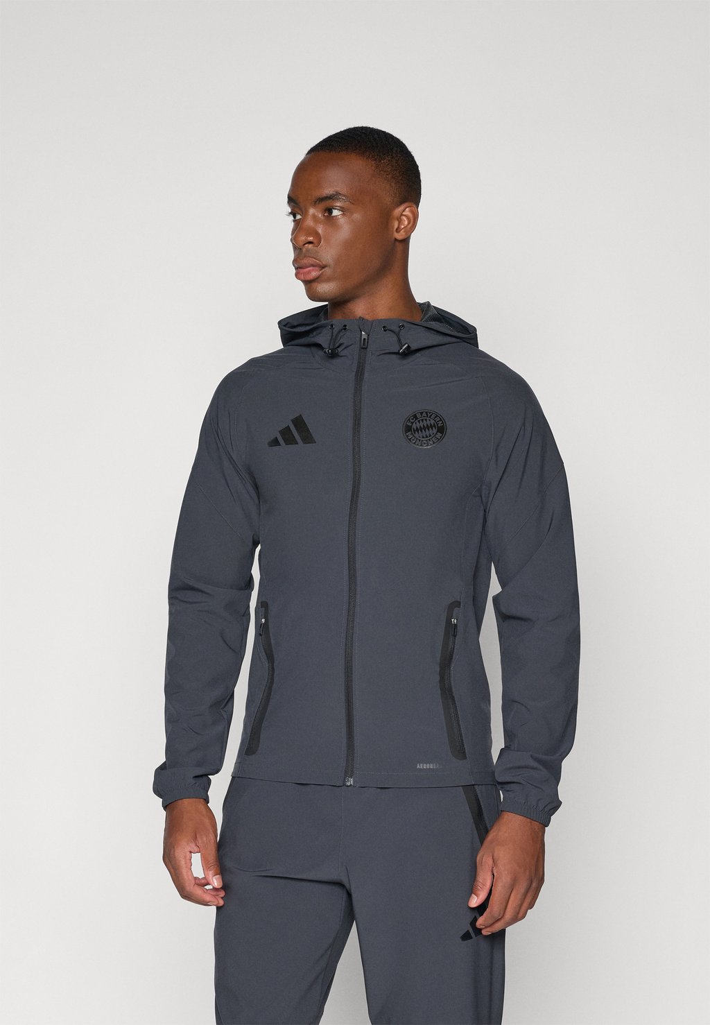 

Тренировочная куртка FC BAYERN MUENCHEN TIRO COMPETITION VIS TECH TRAVEL - Club wear Adidas Performance, антрацит