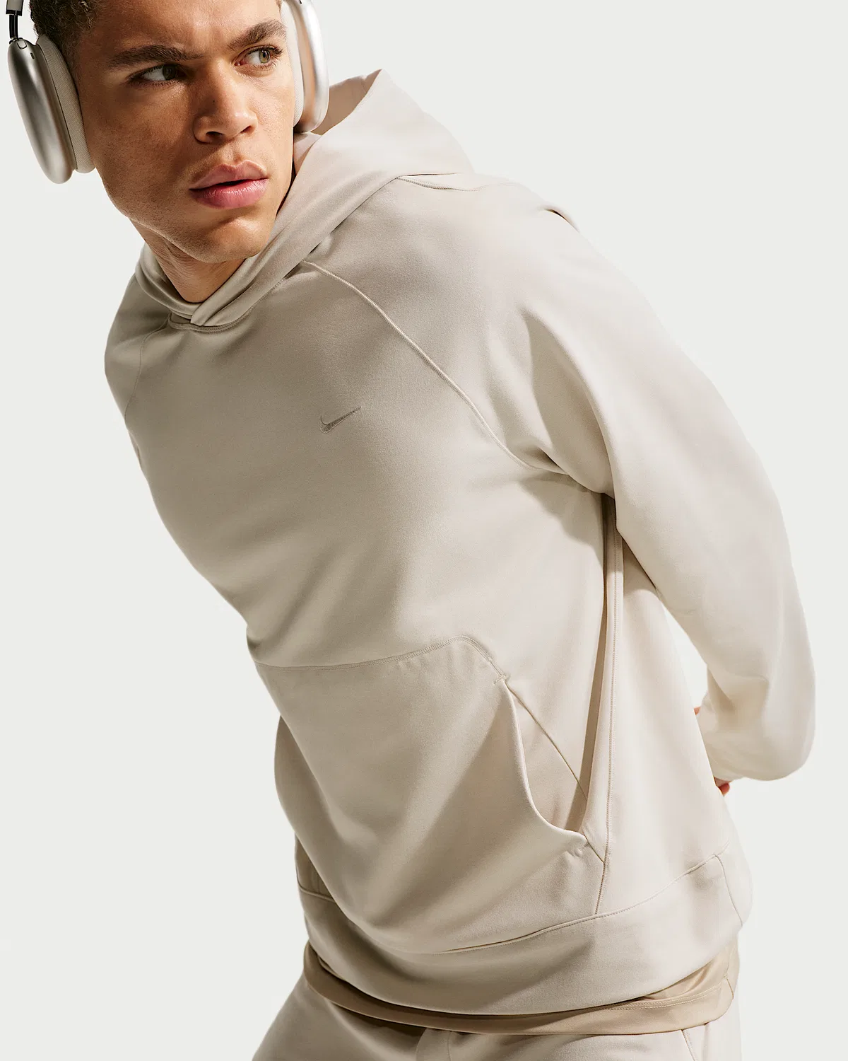 Мужская спортивная худи Nike Primary NanoKnit Dri-FIT с защитой от УФ, Light Orewood Brown/Sail/Heather/Light Orewood Brown — фото 3