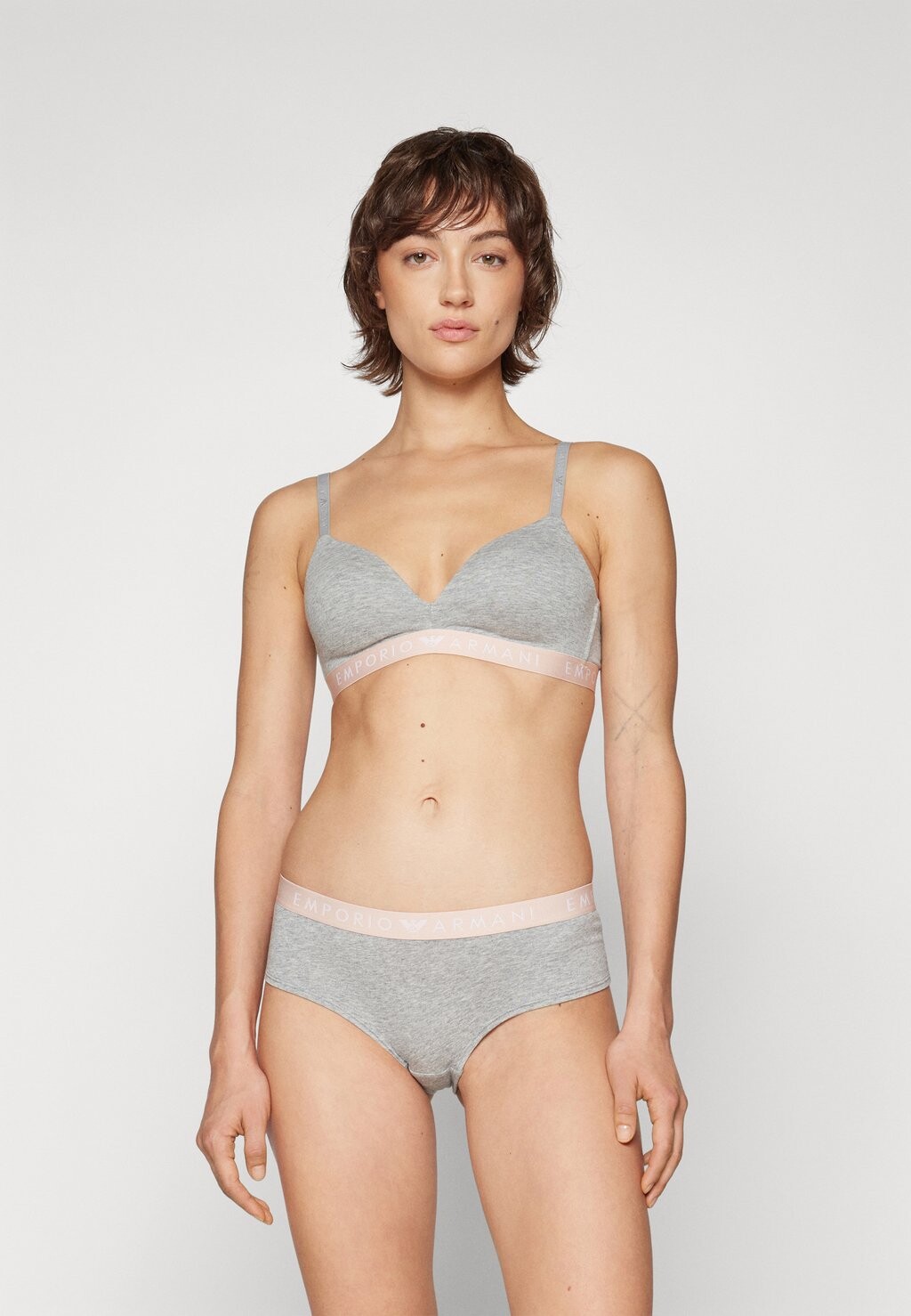 

Треугольный бюстгальтер PADDED TRIANGLE BRA Emporio Armani, светло-серый
