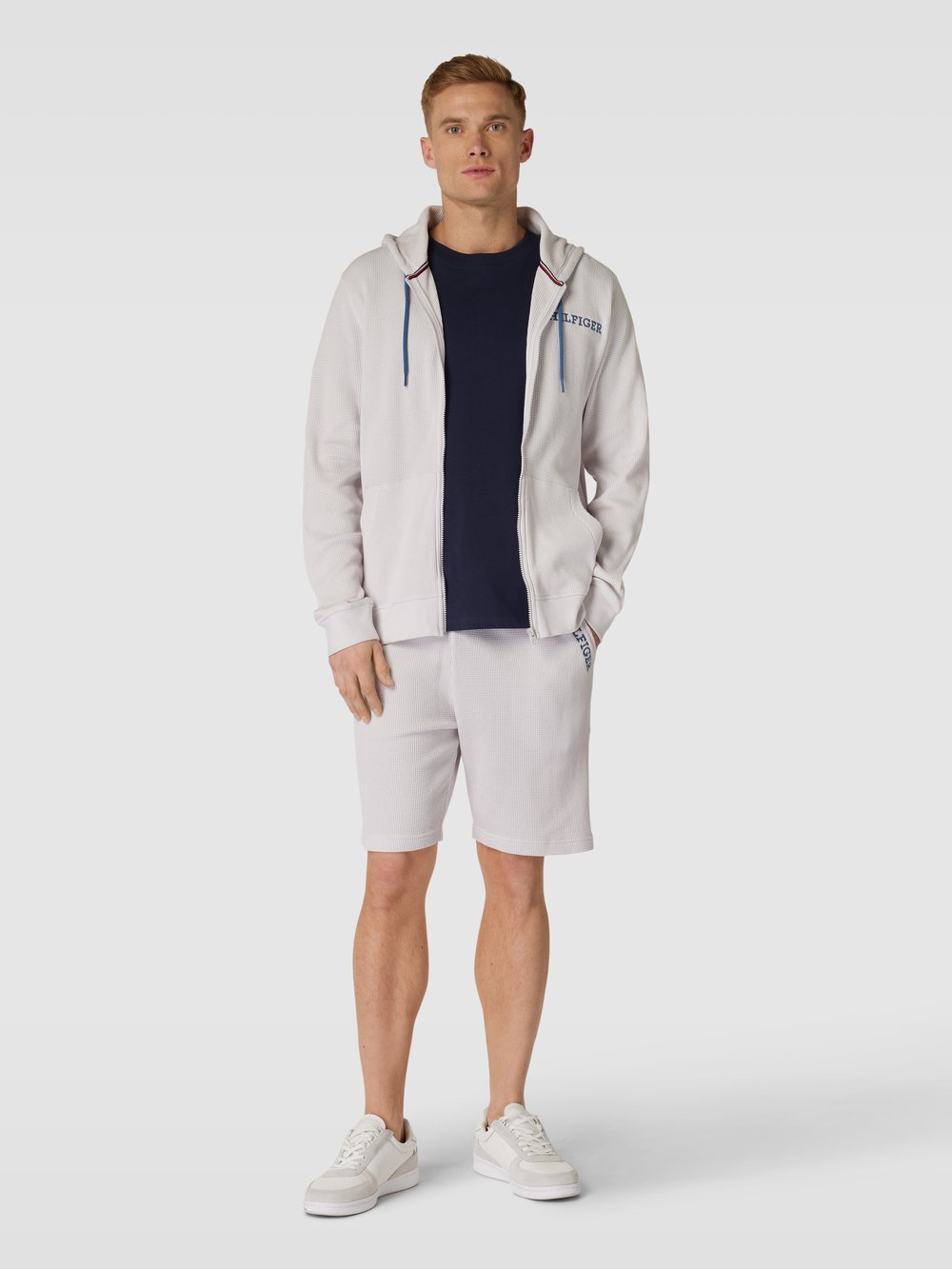 

Шорты с фактурным рисунком и эластичным поясом Tommy Hilfiger, светло-серый