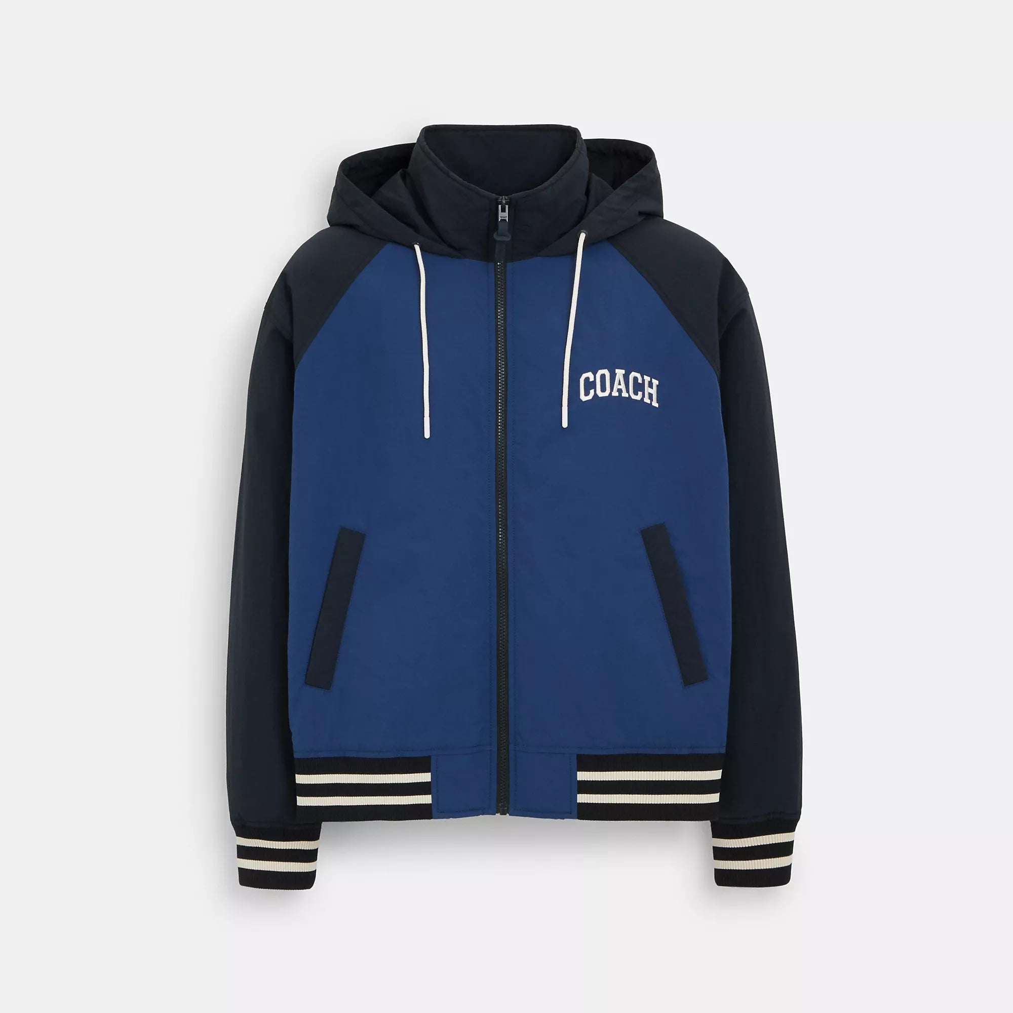 

Куртка Coach Outlet Stadium из переработанного полиамида, темно-синий