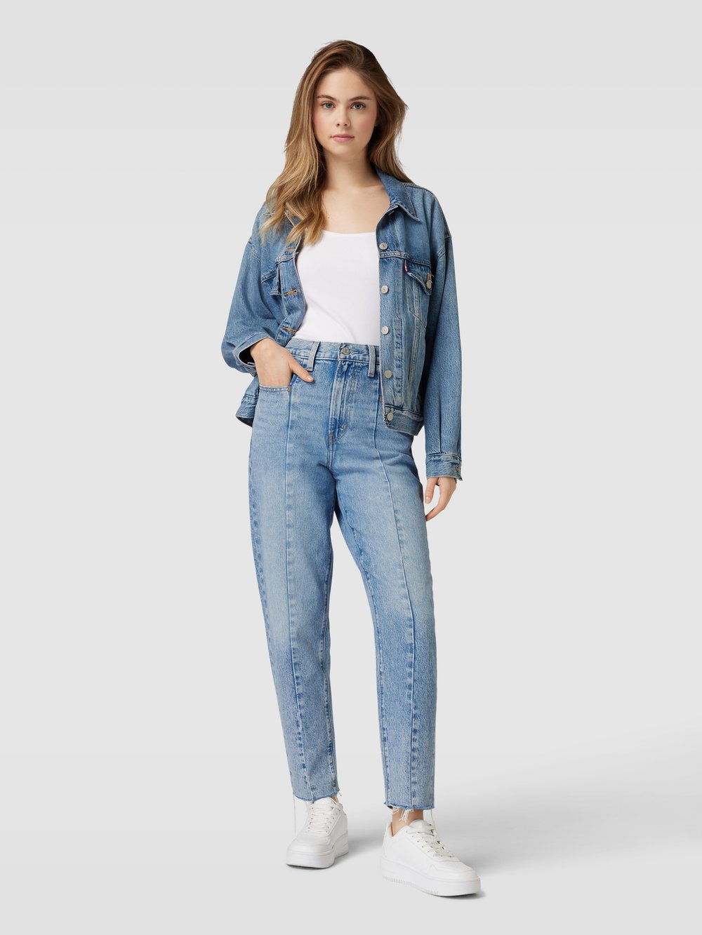 

Джинсы mom fit с разделительными швами Levi's, светло-голубой
