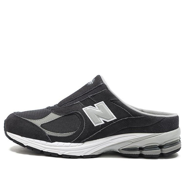 

Кроссовки 2002r мулы New Balance, черный