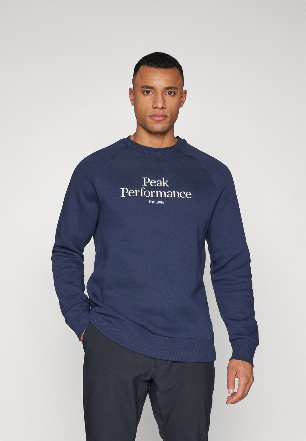 

Толстовка ORIGINAL CREW Peak Performance, цвет blue shadow/offwhite