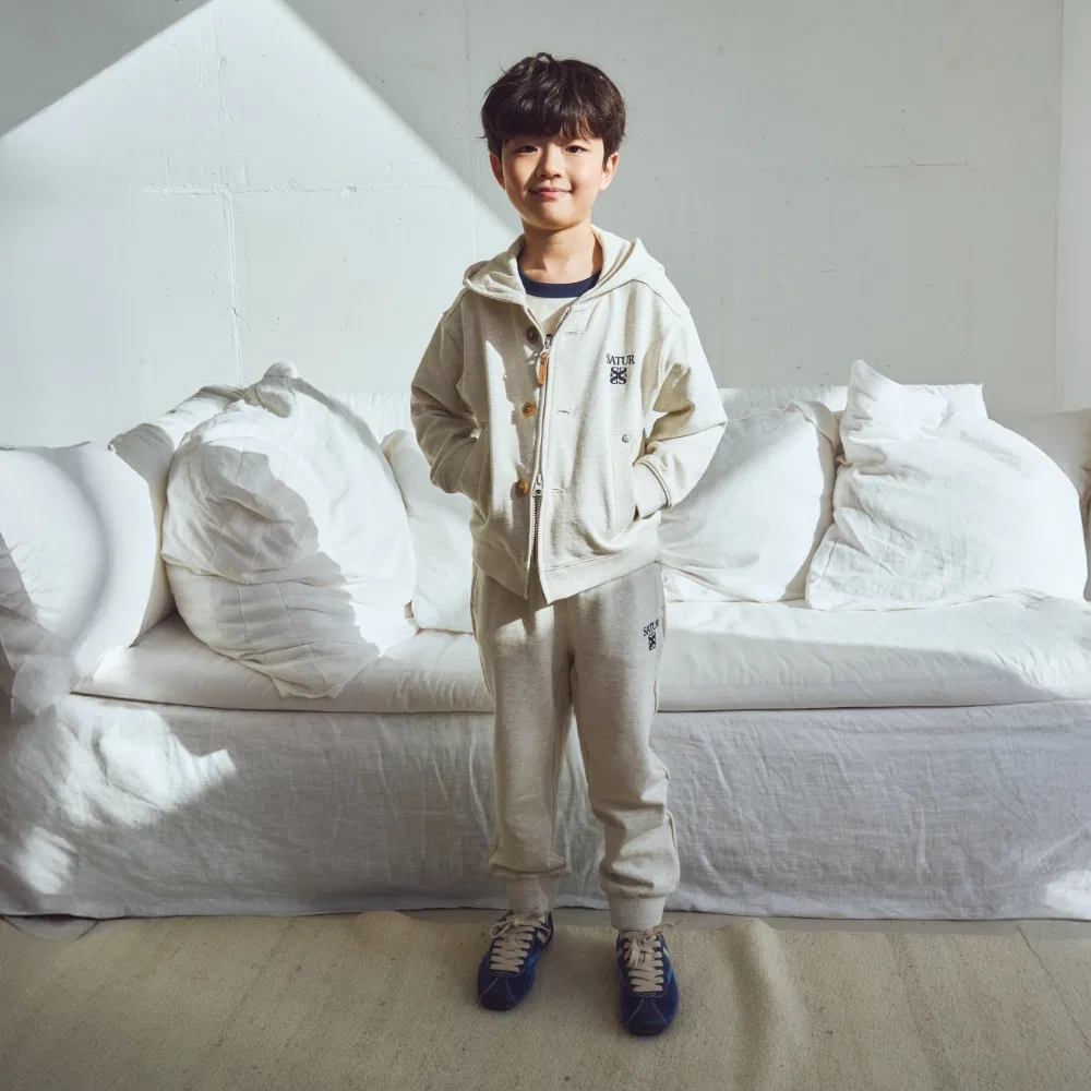 Детские спортивные брюки Theo Rope Piping цвета овсянки от Satur Kids — фото 2