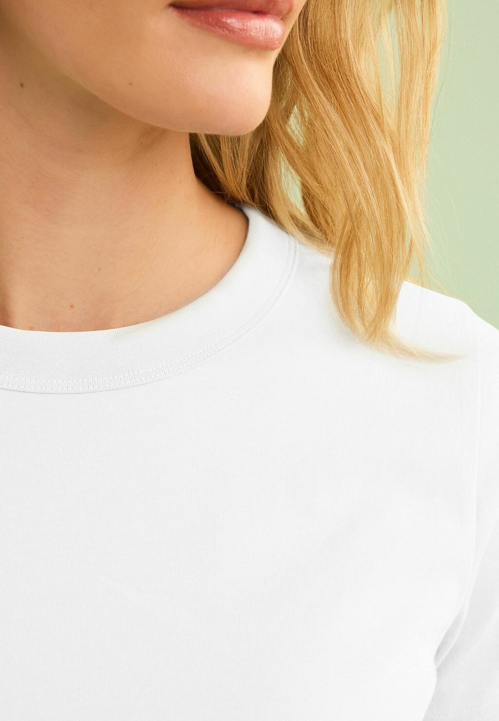 Базовая футболка Essential Short Sleeve Crew Neck T-Shirt Next, белый — фото 3