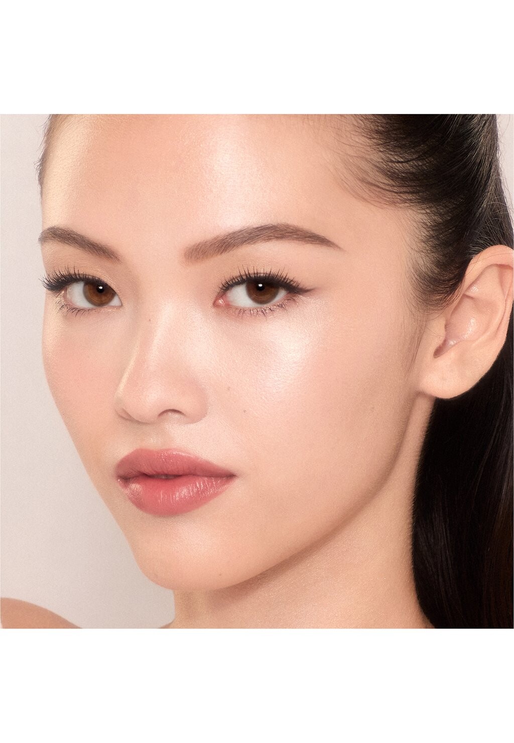 Увлажняющий тональный стик UNREAL SKIN SHEER GLOW TINT Charlotte Tilbury, 1 fair, 9 г — фото 3
