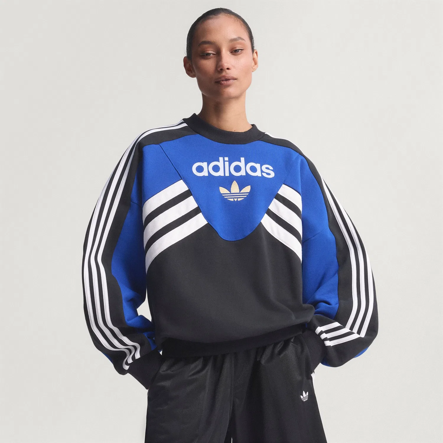 Женский свитшот Crew с вырезами, синий/чёрный, от Adidas