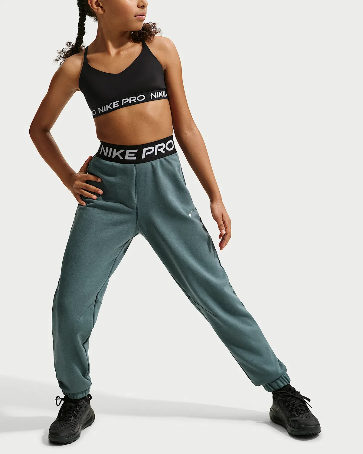 Детские (девчачьи) джоггеры Nike Pro Fleece Dri-FIT, Mineral Slate/Mineral Slate/Black/White — фото 4
