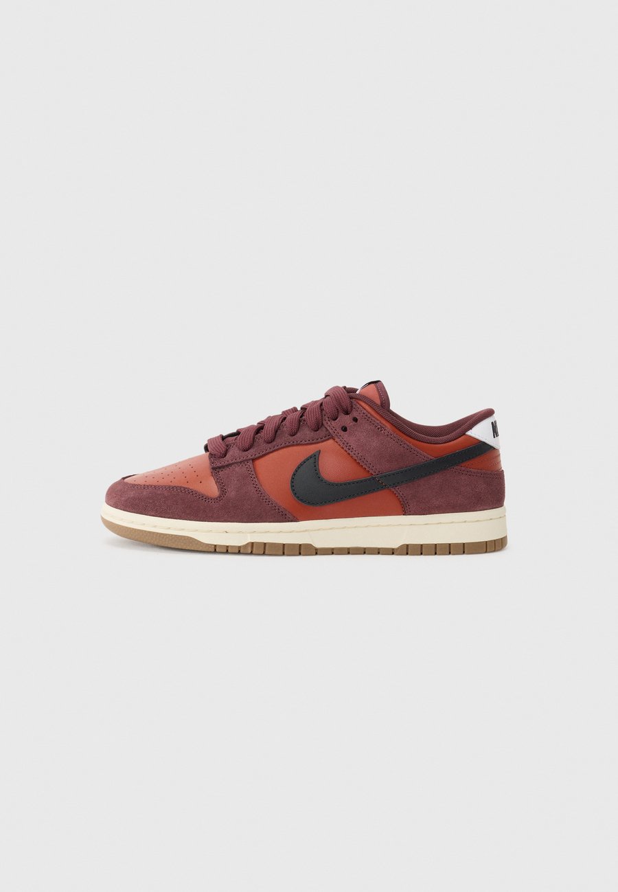 

Кроссовки Nike Sportswear DUNK RETRO, Mars Stone/Black/Burgundy Crush/Cocout Milk/Gum Dark Brown/White/Brown