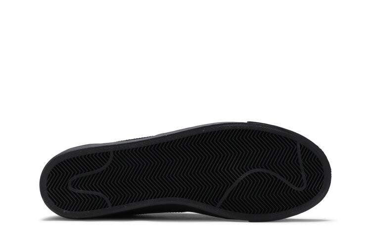 Кроссовки Nike Blazer Low LE 'Triple Black', черный — фото 4