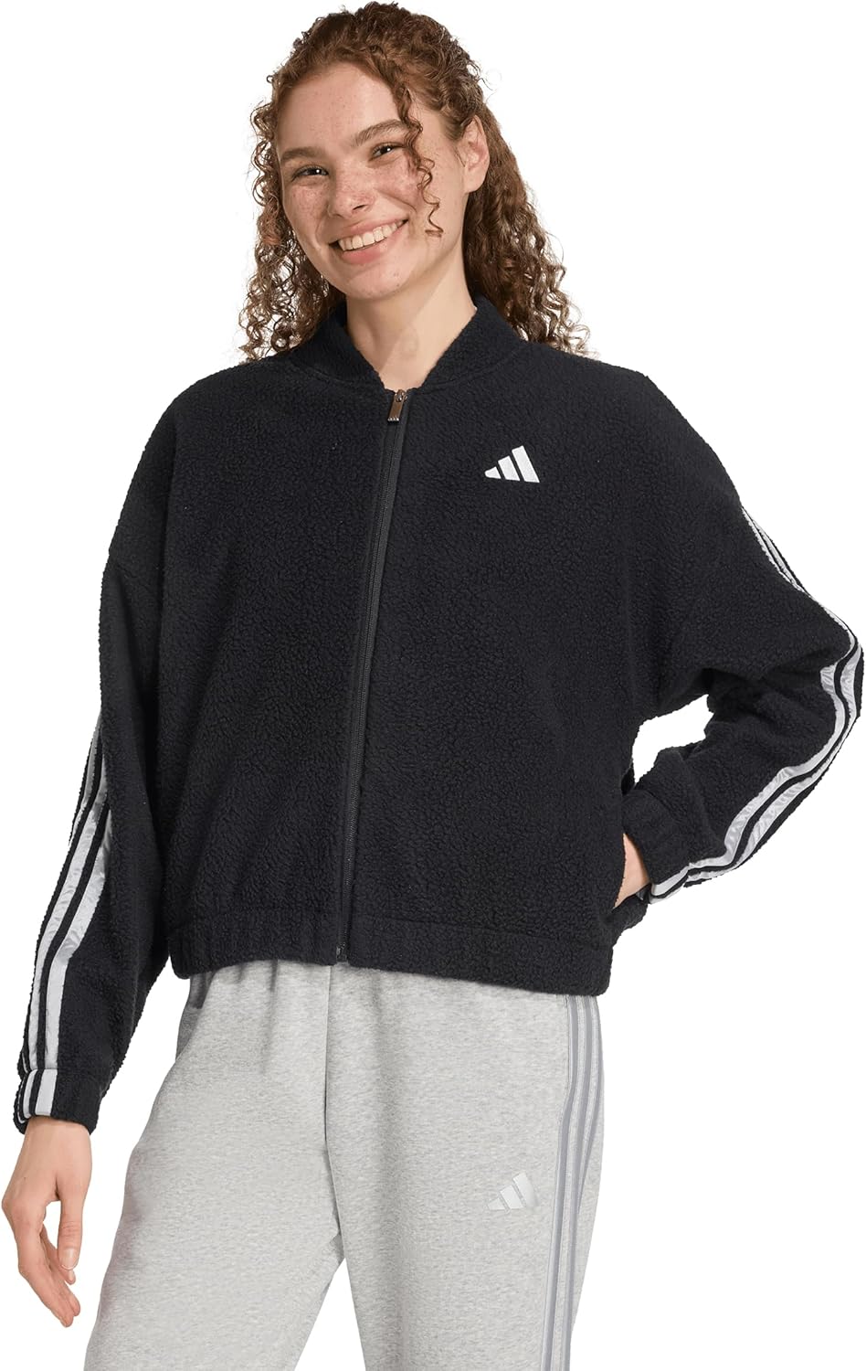 

adidas Женская уютная флисовая куртка на молнии для отдыха, Black/Silver Metallic