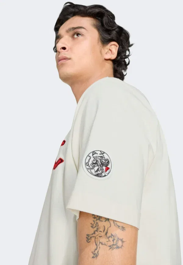 Футболка Ajax Amsterdam Club Wear Adidas Performance, цвет бежевый — фото 3