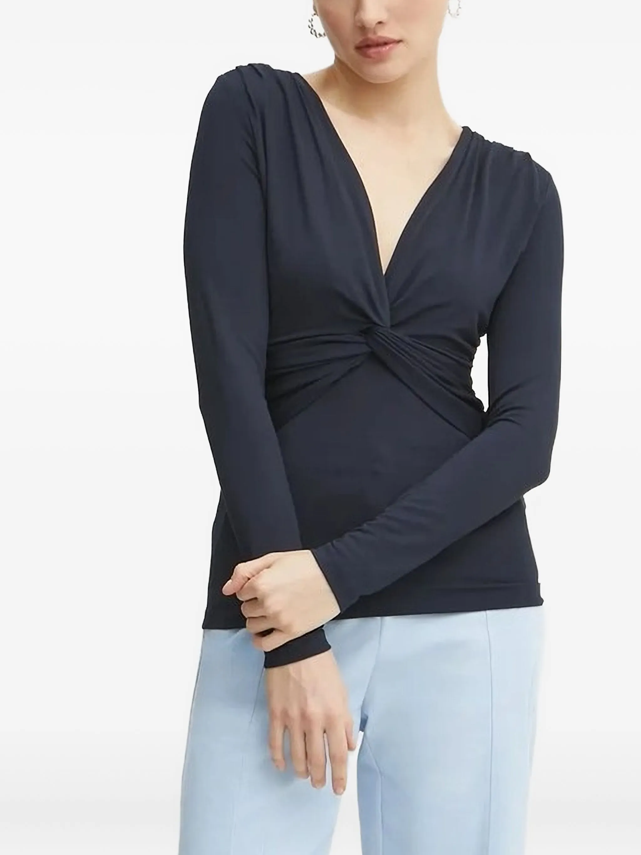 

Топ с V-образным вырезом Boss, черный