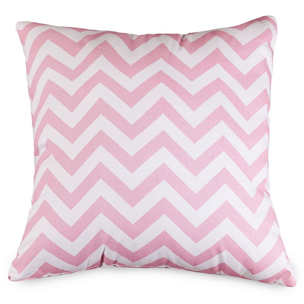 

Декоративная подушка Majestic Home Goods Chevron для дома и улицы, цвет Baby Pink